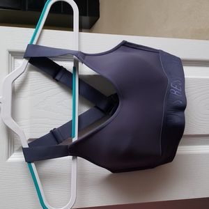 Women's Best Hold sports bra